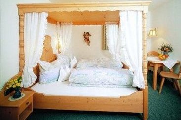 Hotel Gasthof Fraundorfer 13