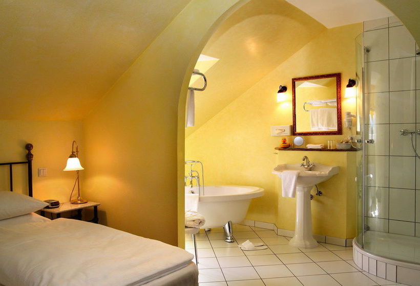 Romantik Hotel Goldene Traube 1