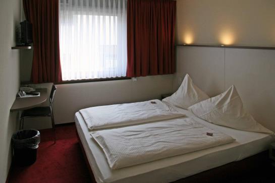 Hotel Central Garni 9
