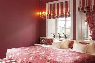 Hotel Schloss Steinburg 1