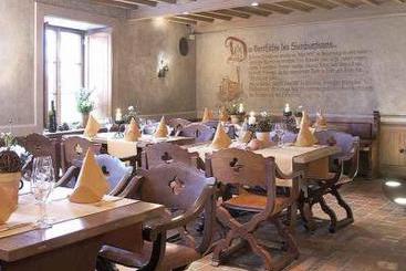 Hotel Schloss Steinburg 7