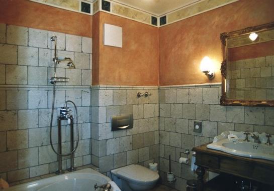 Schlosshotel Die Weyberhöfe 3