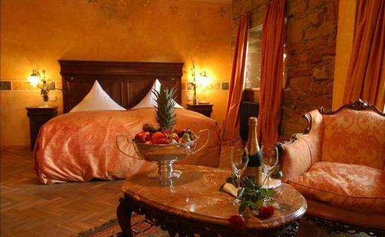 Schlosshotel Die Weyberhöfe 5