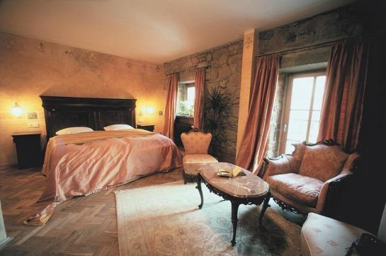 Schlosshotel Die Weyberhöfe 7