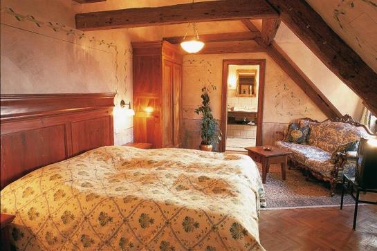 Schlosshotel Die Weyberhöfe 8