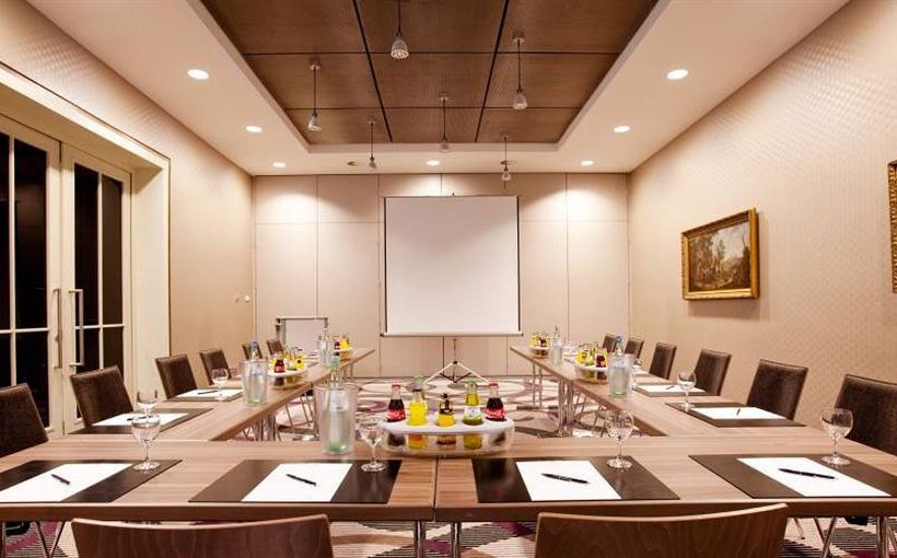 Hotel Steigenberger Drei Mohren 13