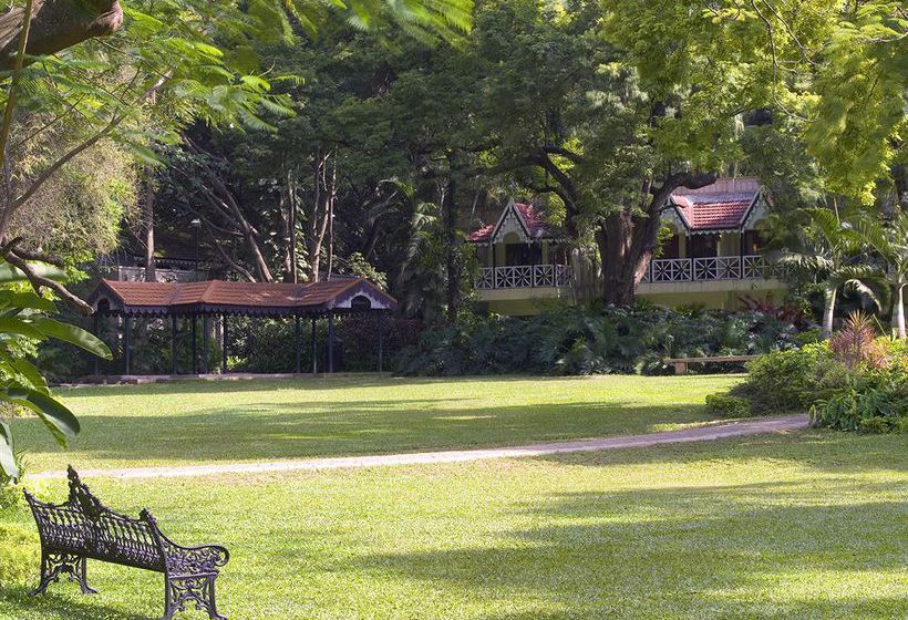 Hotel The Taj West End 13