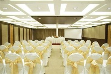 Hotel Express Residency Vadodara 10