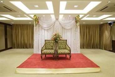 Hotel Express Residency Vadodara 11