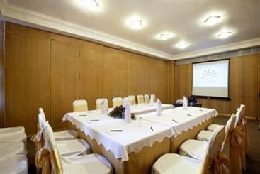 Hotel Express Residency Vadodara 9