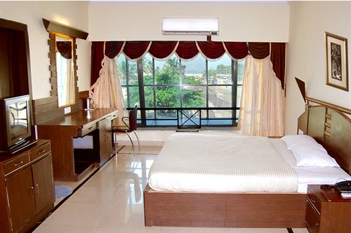 Silver Sands Beach Resort 20