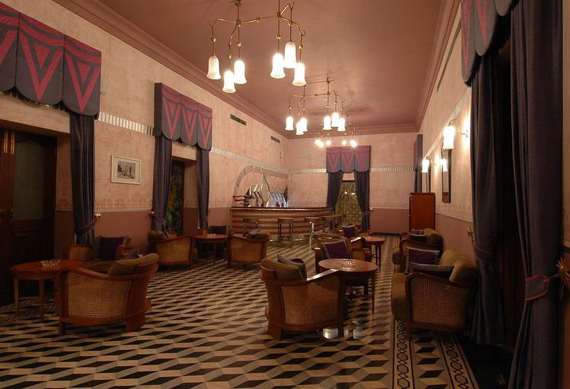 Hotel Usha Kiran Palace 14