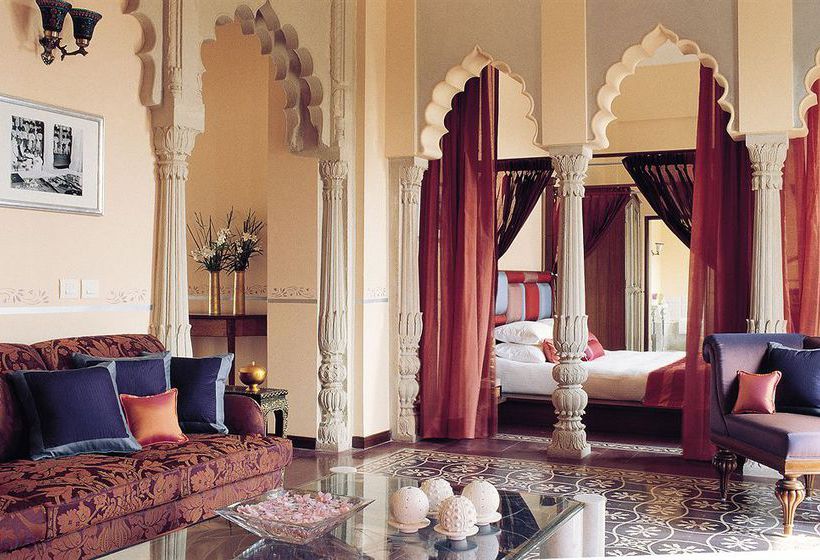 Hotel Usha Kiran Palace 2