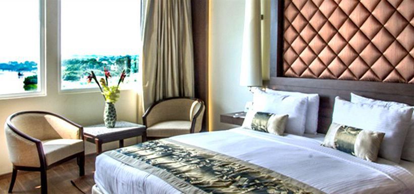 Hotel Clarks Avadh 10