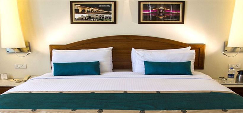 Hotel Clarks Avadh 11