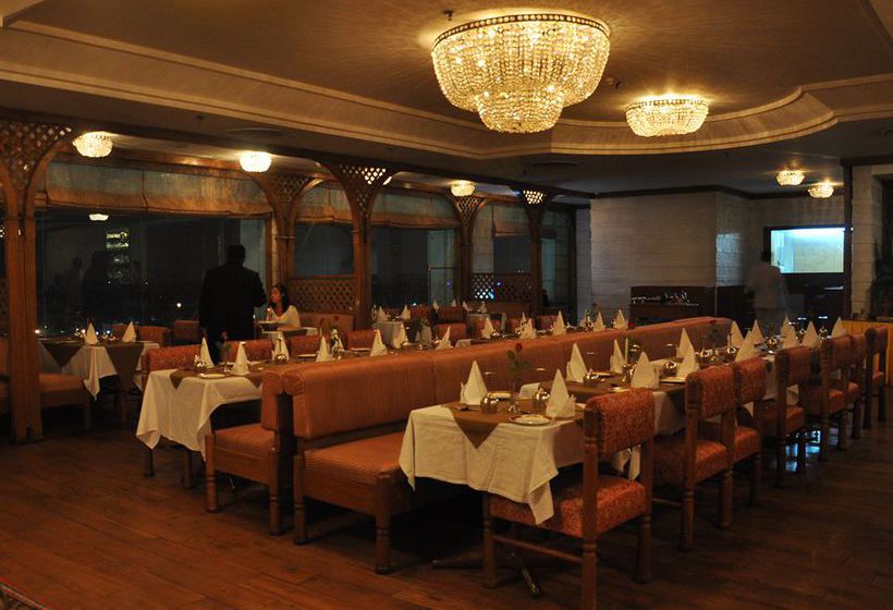 Hotel Clarks Avadh 4