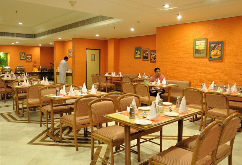 Hotel Clarks Avadh 5