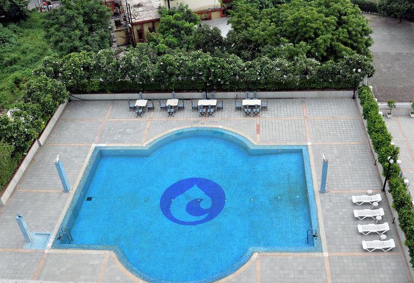 Hotel Clarks Avadh 8