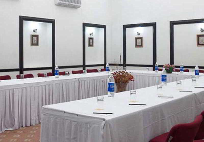 Hotel Royal Orchid Metropole 11