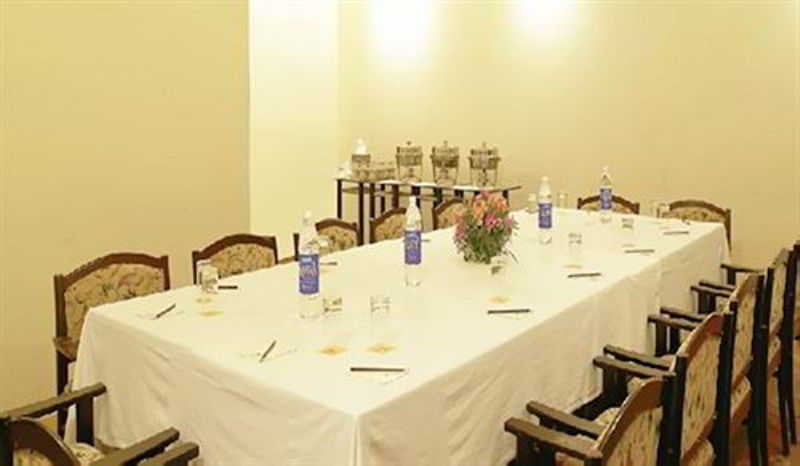 Hotel Royal Orchid Metropole 14