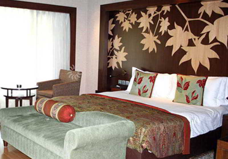 Hotel LaLiT Grand Palace 11