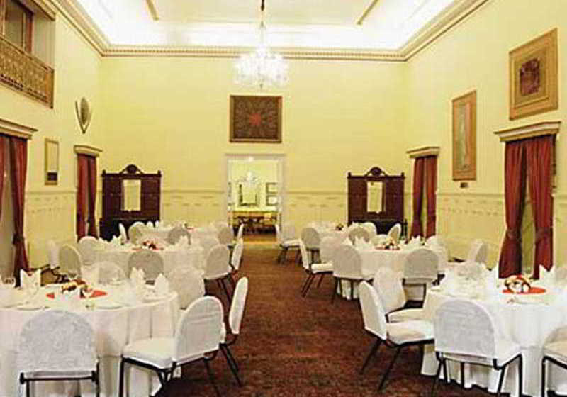 Hotel LaLiT Grand Palace 8