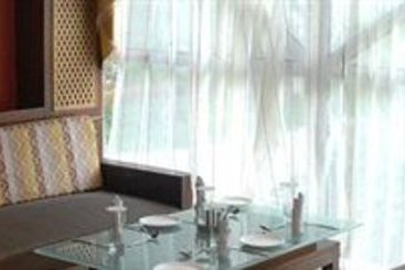 Hotel Arif Castles 4