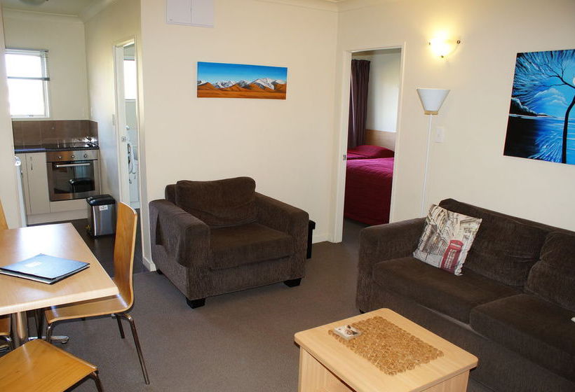 Taylor's Lodge Motel 14