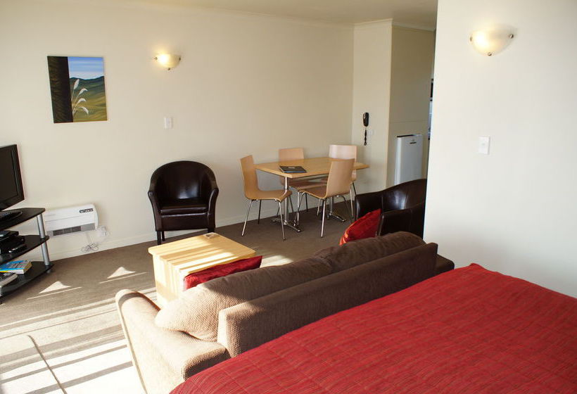 Taylor's Lodge Motel 15