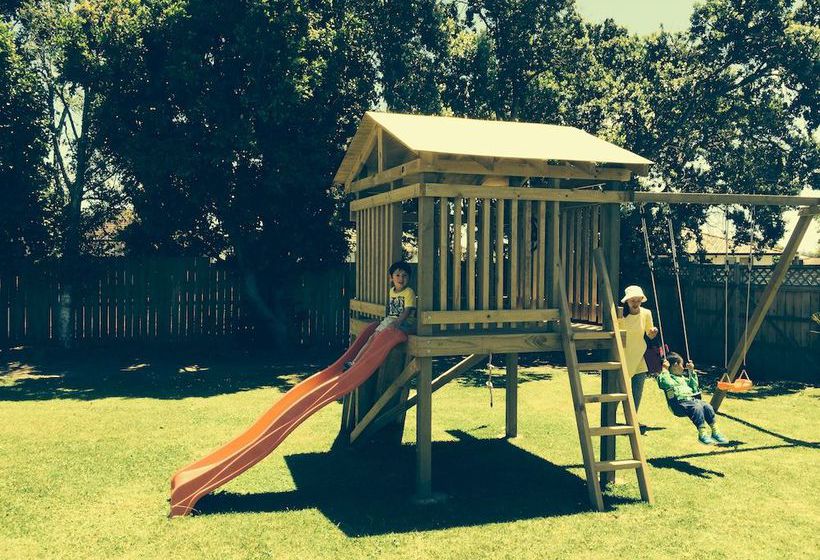 Hotel Travellers International Motor Inn 13