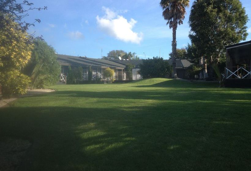 Hotel Travellers International Motor Inn 19