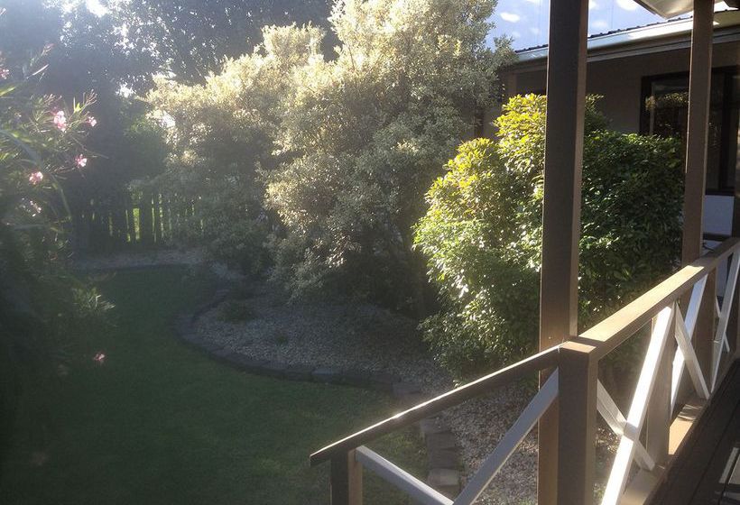 Hotel Travellers International Motor Inn 4