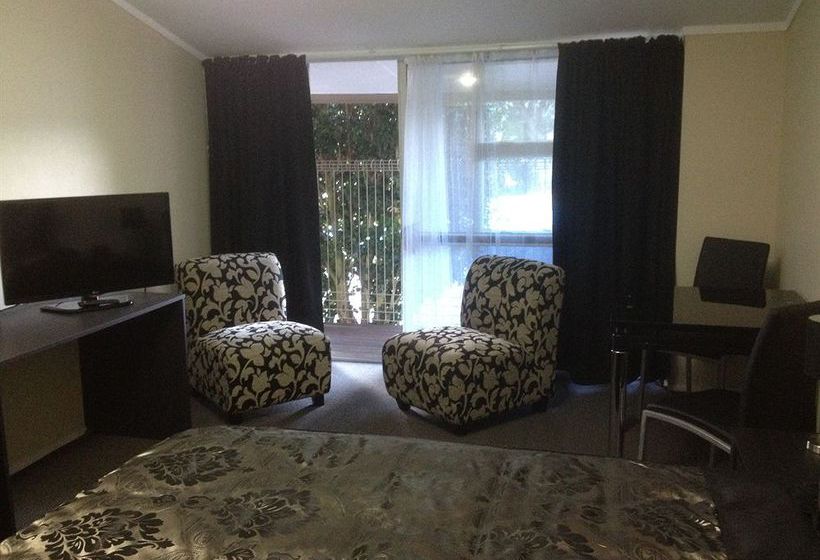 Hotel Travellers International Motor Inn 9