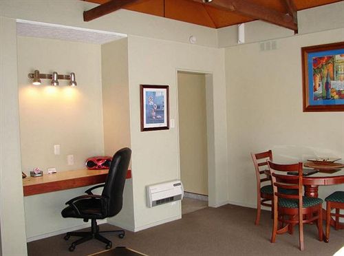 Aorangi Lodge Motel 6