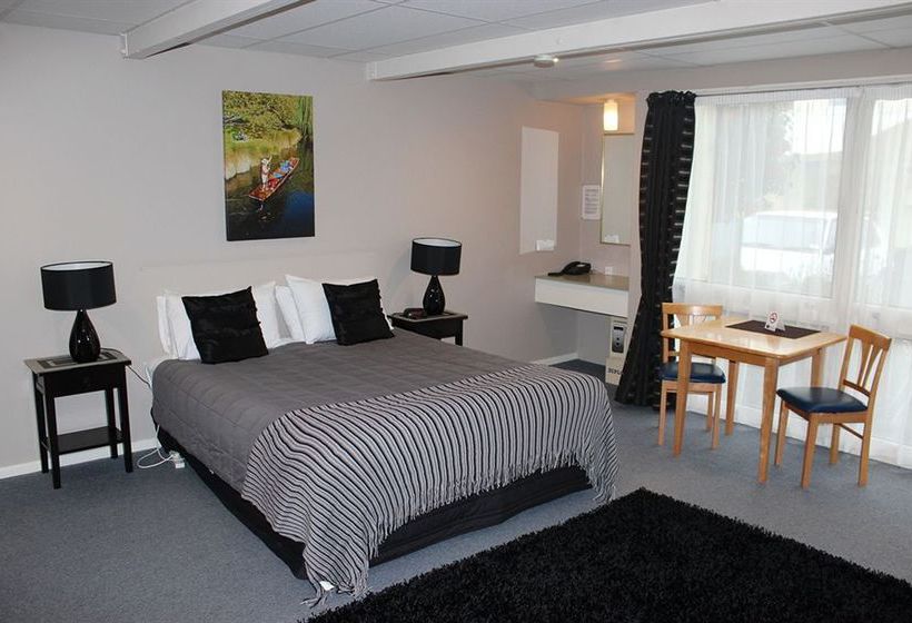 Best Western Diplomat Motel 11