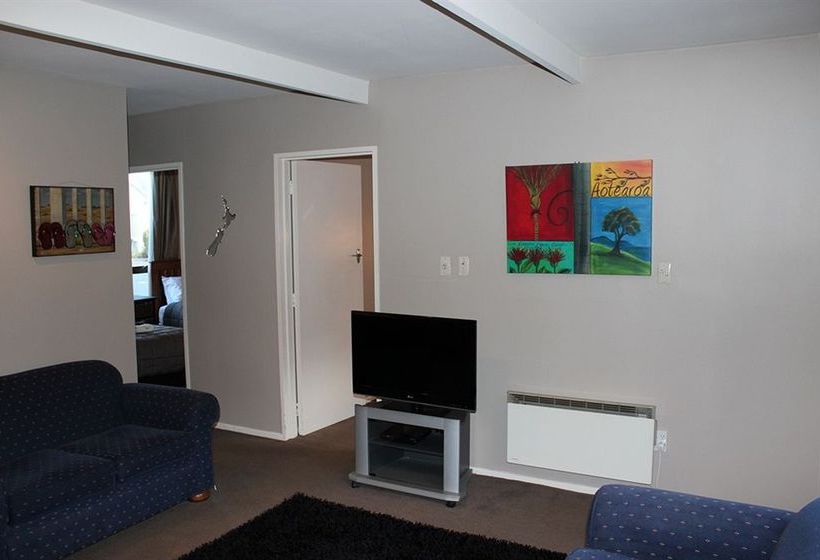 Best Western Diplomat Motel 12