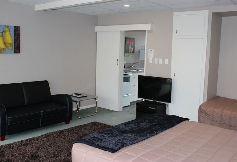 Best Western Diplomat Motel 16