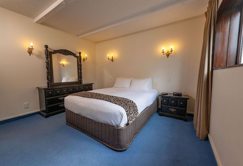 Heartland Hotel Cotswold 10