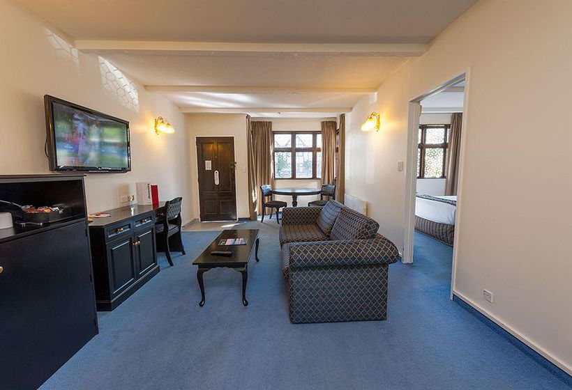 Heartland Hotel Cotswold 6