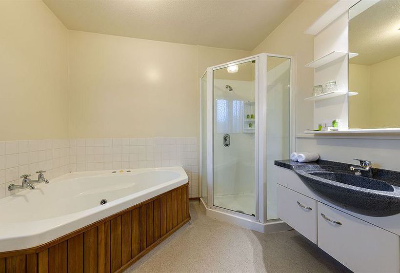 Heartland Hotel Cotswold 8