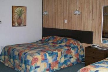 Gothic Heights Motel 2