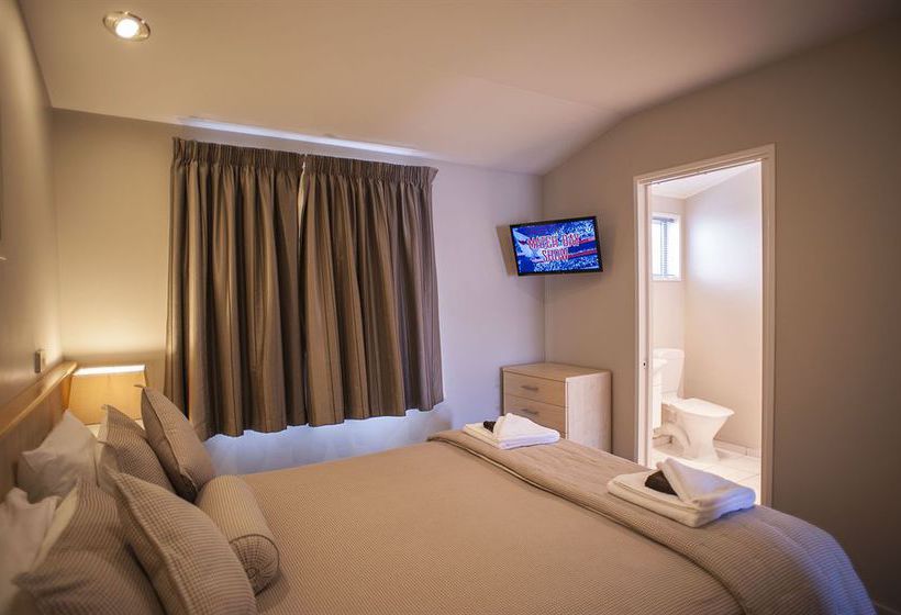 Hotel Arthur's Court Motor Lodge