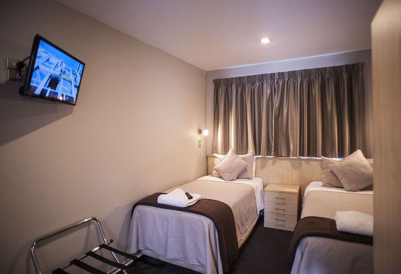 Hotel Arthur's Court Motor Lodge 10