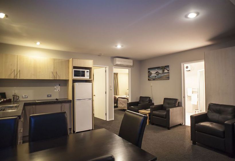 Hotel Arthur's Court Motor Lodge 18