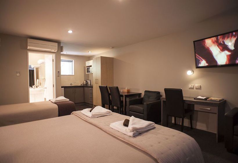 Hotel Arthur's Court Motor Lodge 2