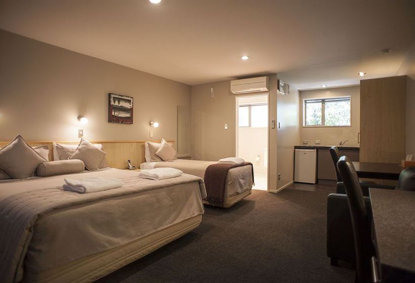 Hotel Arthur's Court Motor Lodge 8