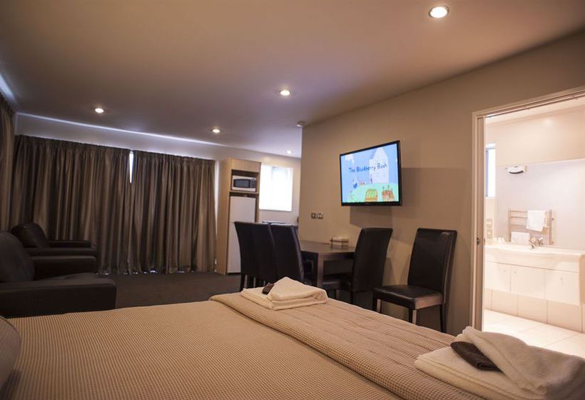 Hotel Arthur's Court Motor Lodge 9