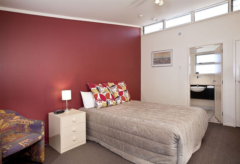 Quality Hotel Cargills 3