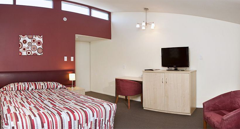 Quality Hotel Cargills 4