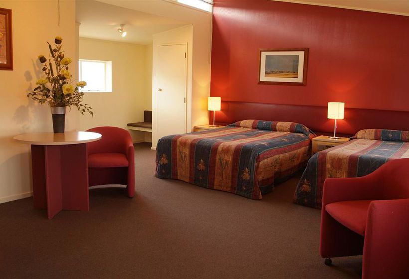 Quality Hotel Cargills 5